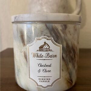 White Barn Chestnut & Clove Candle - Marble Design